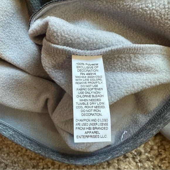 Champion Light Gray Sweatshirt - Picture 5 of 7